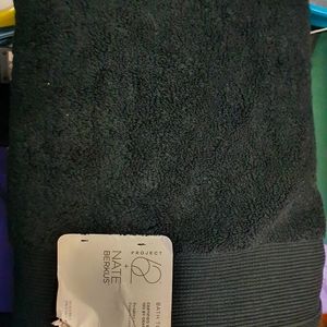2 Brand New Bath Towels